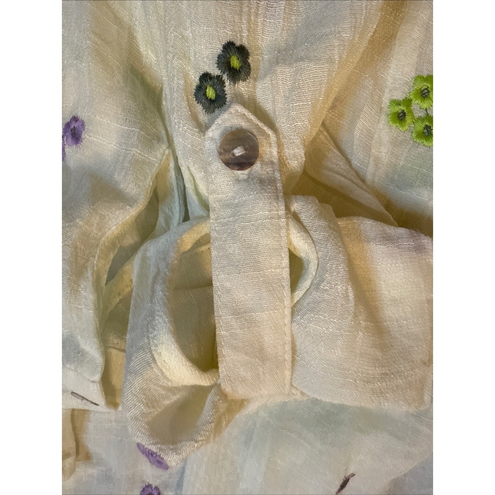 Figueroa & Flower White Floral Embroidered Tiered Peplum Button Down Top - Picture 8 of 8